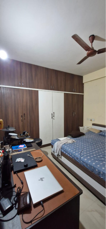 Bedroom in 2 BHK Builder Floor at Kondapur – for Rent