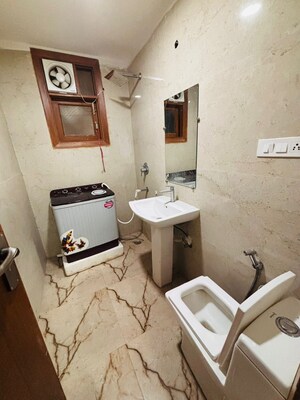 Team Area in 2 BHK Builder Floor at Saket – for Rent