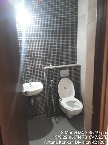 Bathroom in 2.5 BHK Apartment at Dombivli East – for Rent