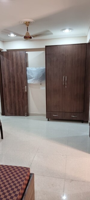 Room in 1 BHK Builder Floor at Sector 42 – for Rent