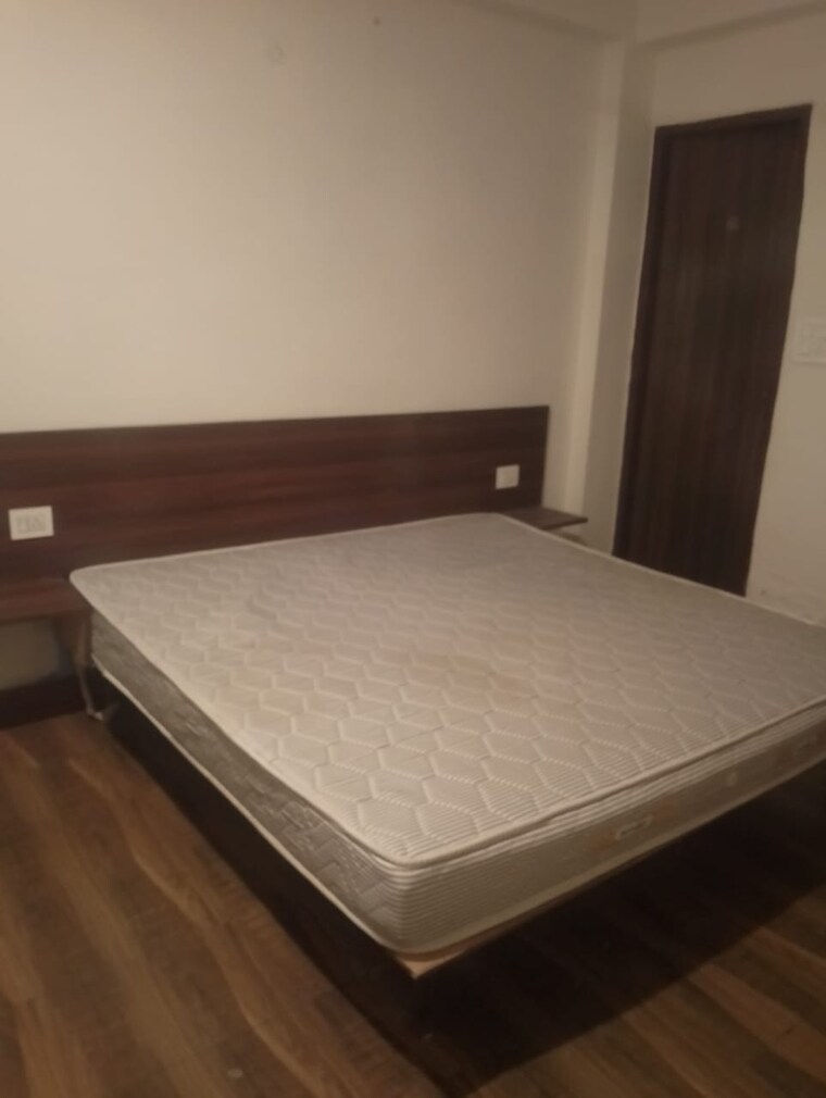 Bedroom, sector 51 1 Bedroom 108 Sq.Yd. Builder Floor In Sector 51 Gurgaon 9384879