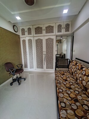 Furnished Amenities in 1 BHK Apartment at Dharam Palace, Borivali East – for Rent