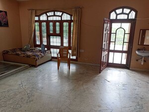 Room in 2 BHK Independent House at Gomti Nagar – for Rent