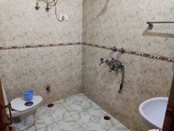Bathroom in 2 BHK Independent House at Gomti Nagar – for Rent