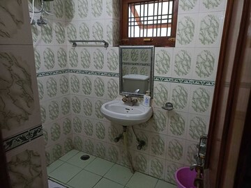 Bathroom in 2 BHK Independent House at Gomti Nagar – for Rent