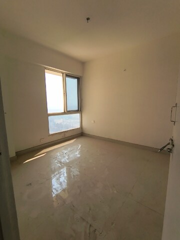 Room in 2 BHK Apartment at Signature The Millennia 3, Sector 37d – for Rent