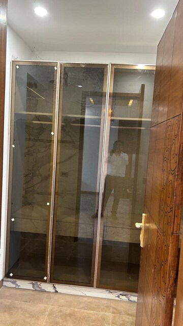 Furnished Amenities in 3 BHK Builder Floor at BPTP Floors, Sector 70 – for Sale