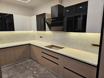 Kitchen in 3 BHK Builder Floor at BPTP Floors, Sector 70 – for Sale