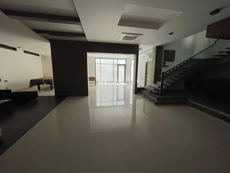 Room, sushant lok i 3 Bedroom 610 Sq.Yd. Villa In Sushant Lok I Gurgaon 9385013