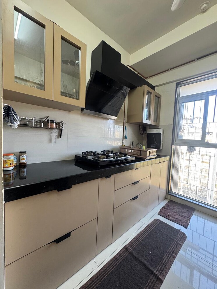 Kitchen, thakur-gayatri-satsang 2 Bedroom 905 Sq.Ft. Apartment In Kandivali East Mumbai 9385020