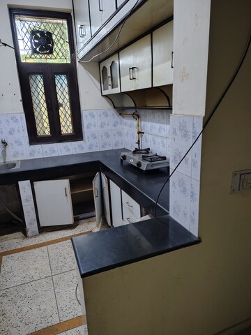 Kitchen in 1.5 BHK Independent House at Sector 55 – for Rent