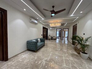 Parking in 4 BHK Builder Floor at Ireo City Plots, Sector 60 – for Sale