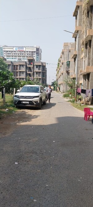 Parking in 1.5 BHK Apartment at Sector 10 Greater Noida – for Sale
