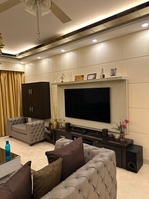 Living Room in 4 BHK Apartment at Vatika City, Sector 49 – for Rent