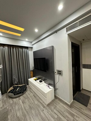 Room in 4 BHK Apartment at Vatika City, Sector 49 – for Rent