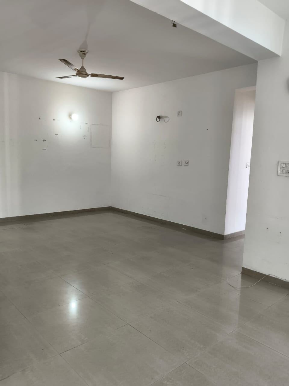 2 BHK + Extra Room Apartment For Rent in VIP Road