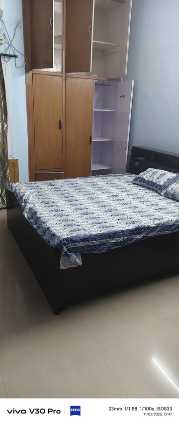 Bedroom in 2 BHK Apartment at Soochana Apartment, Vasundhara Enclave – for Rent