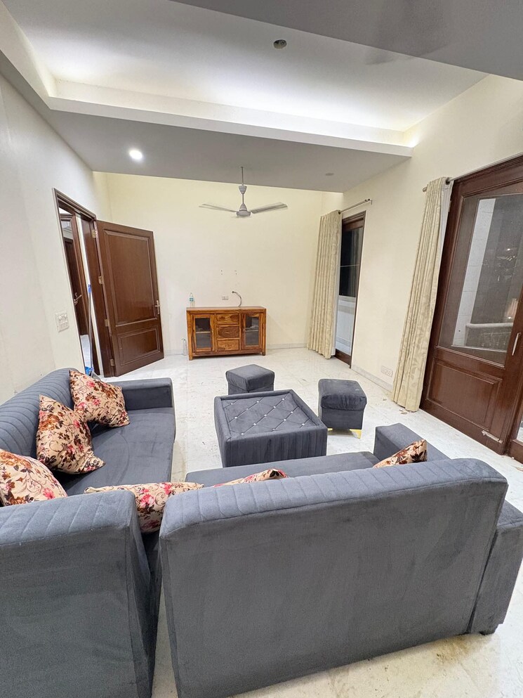 Living Room, saket 2 Bedroom 1000 Sq.Ft. Apartment In Saket Delhi 9385245