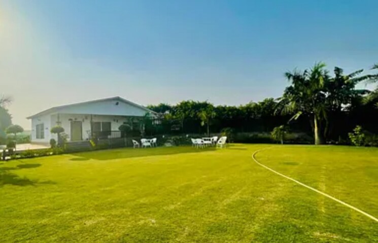 Garden, sohna road Commercial Land 1210 Sq.Yd. In Sohna Road Gurgaon 9385242