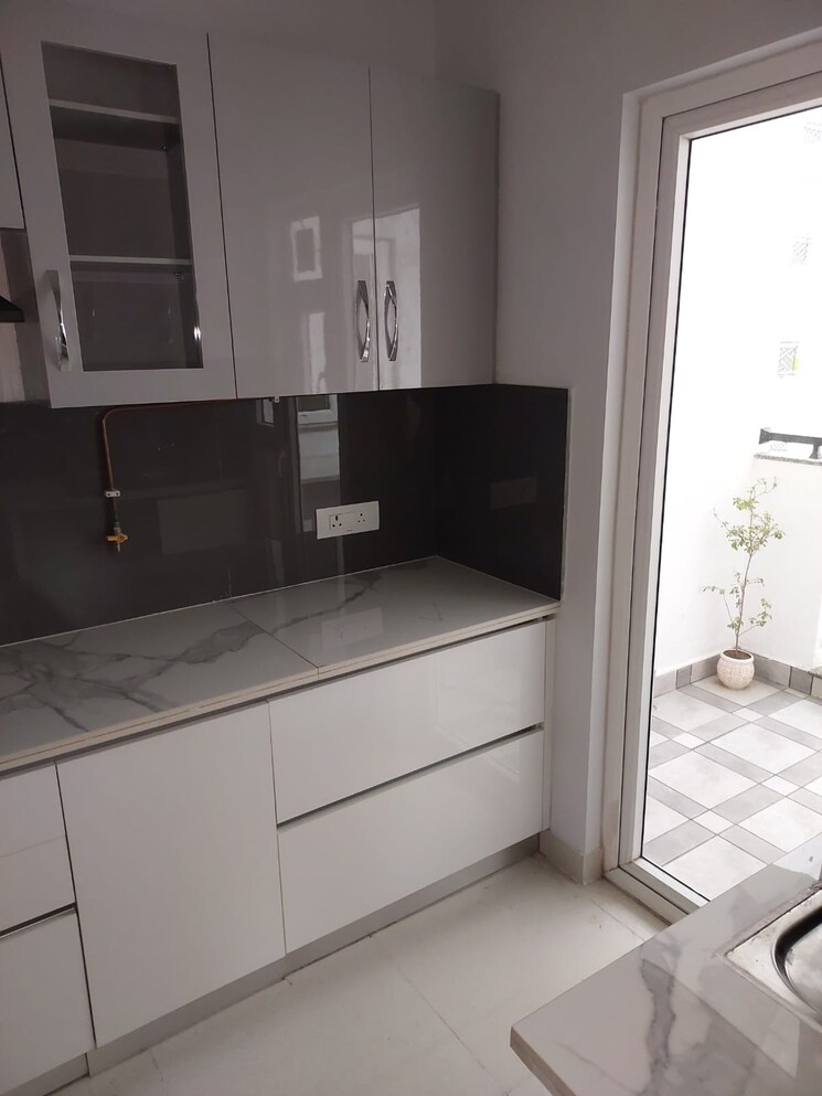 Kitchen, central-park-3-flower-valley 3 Bedroom 1642 Sq.Ft. Builder Floor In Sohna Sector 33 Gurgaon 9385328