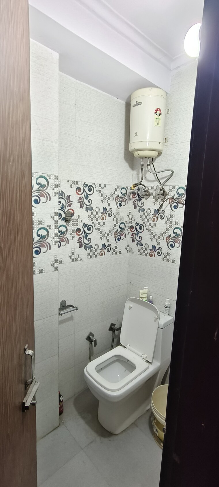 Bathroom, dwarka mor 2 Bedroom 450 Sq.Ft. Builder Floor In Dwarka Mor Delhi 9385320