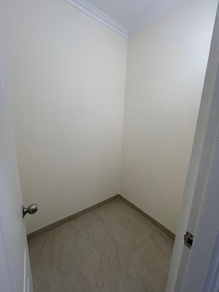 Room, shree-vardhman-victoria 3 Bedroom 1950 Sq.Ft. Apartment In Sector 70 Gurgaon 9385311