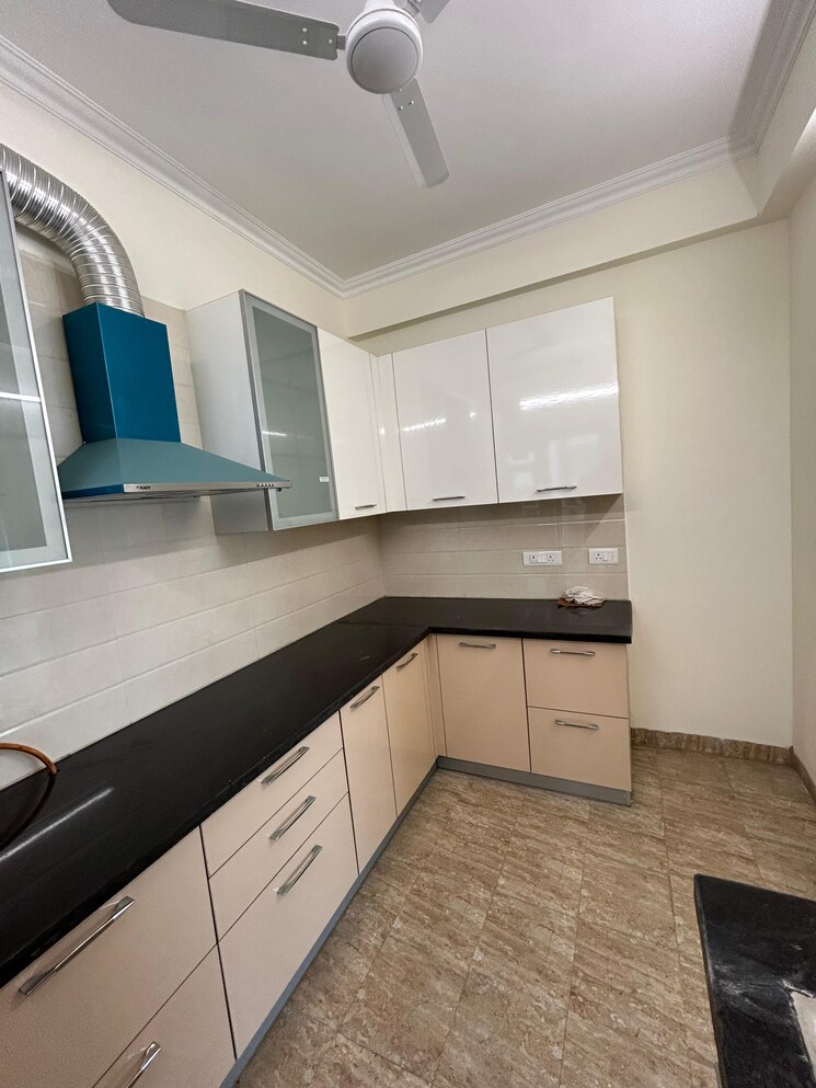 Kitchen, shree-vardhman-victoria 3 Bedroom 1950 Sq.Ft. Apartment In Sector 70 Gurgaon 9385311