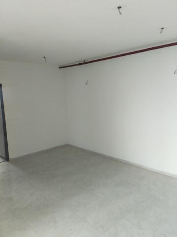 Room in 3 BHK Apartment at Adore Happy Homes, Sector 86 – for Sale