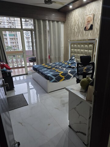 Team Area in 3 BHK Apartment at Parsvnath Green Ville, Sector 48 – for Sale