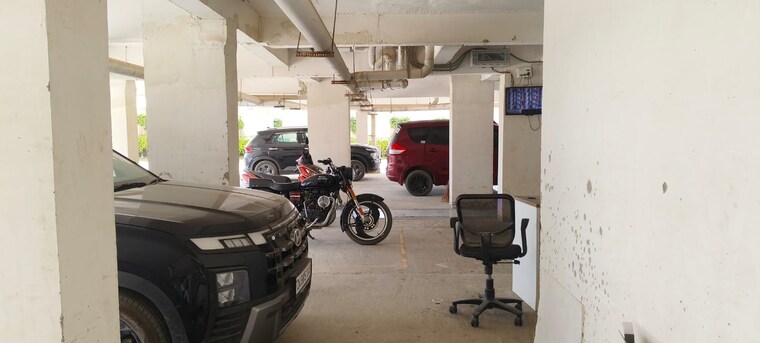  Parking, migsun-roof 2 Bedroom 920 Sq.Ft. Apartment In Raj Nagar Extension Ghaziabad 9385360