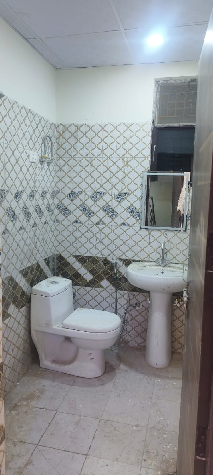 Bathroom, migsun-roof 2 Bedroom 920 Sq.Ft. Apartment In Raj Nagar Extension Ghaziabad 9385360