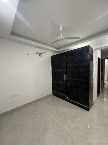 Room in 2 BHK Builder Floor at Kalkaji – for Rent