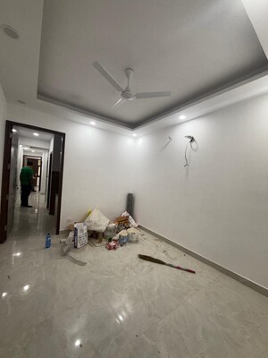 Room in 2 BHK Builder Floor at Kalkaji – for Rent