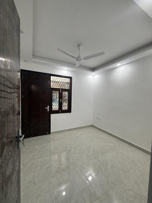 Room in 2 BHK Builder Floor at Kalkaji – for Rent