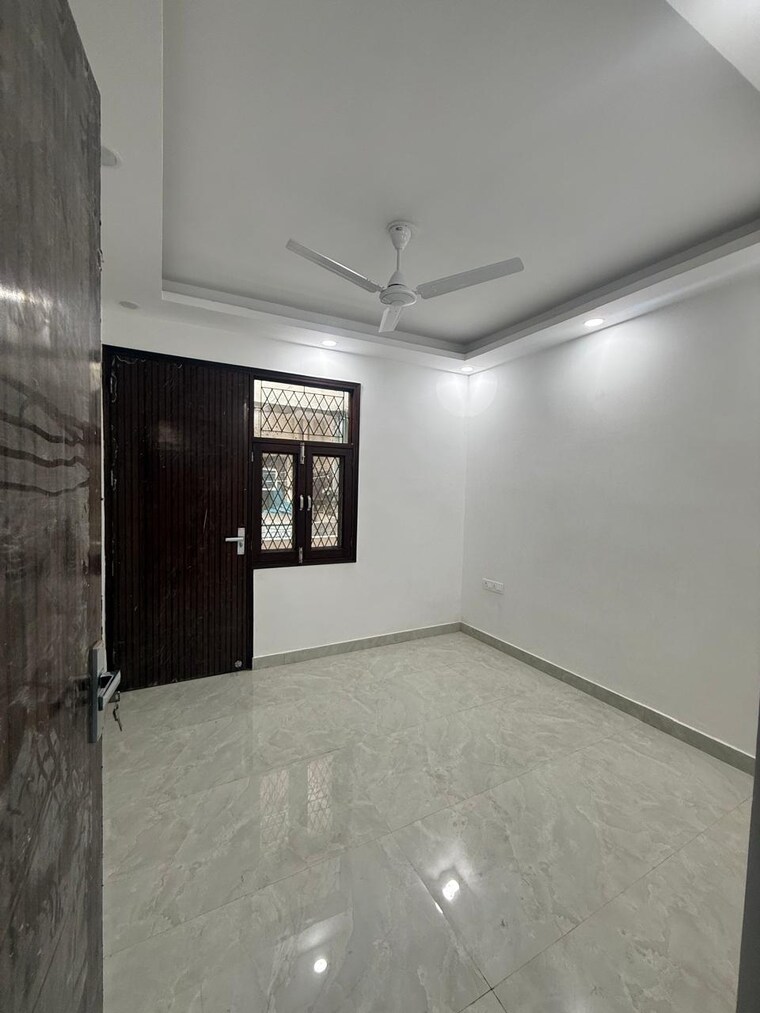 Room, kalkaji 2 Bedroom 1000 Sq.Ft. Builder Floor In Kalkaji Delhi 9385421