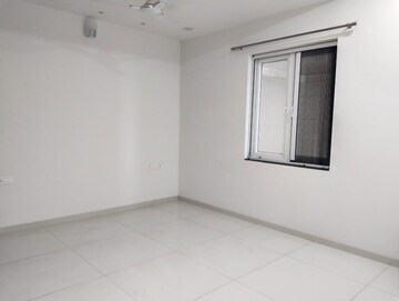 Room in 3 BHK Apartment at Jayabheri The Summit, Narsingi – for Rent