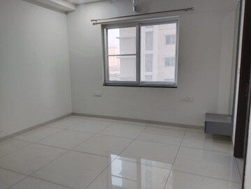 Room in 3 BHK Apartment at Jayabheri The Summit, Narsingi – for Rent