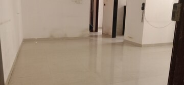 Room in 2 BHK Apartment at Globe Heights, Goregaon East – for Sale