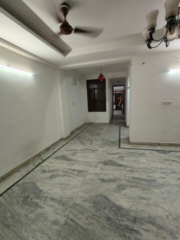 Room in 3 BHK Builder Floor at Saket – for Rent