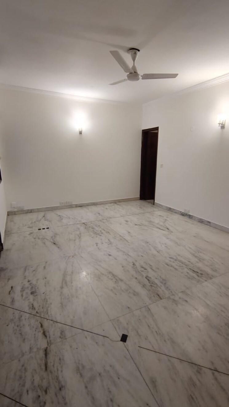 Room, vasant vihar 4 Bedroom 3000 Sq.Ft. Builder Floor In Vasant Vihar Delhi 9385540