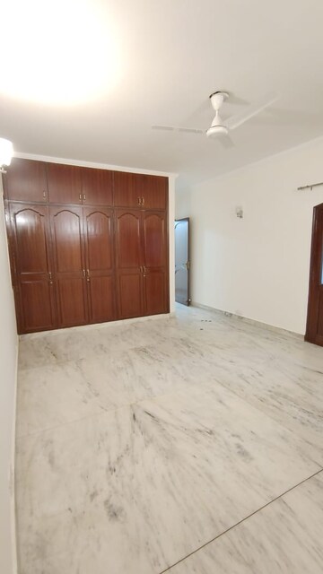 Room in 4 BHK Builder Floor at Vasant Vihar – for Rent