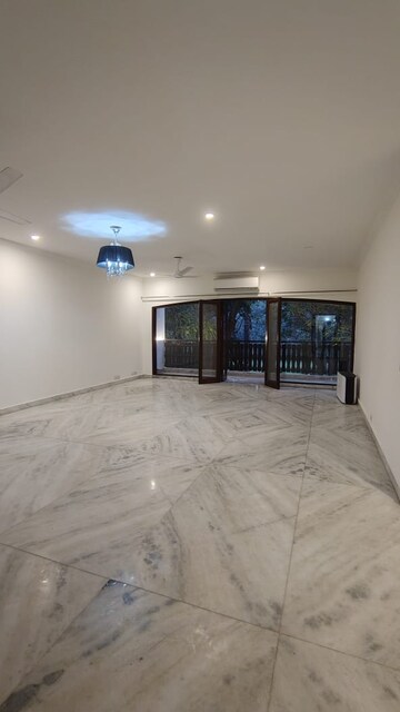 Room in 4 BHK Builder Floor at Vasant Vihar – for Rent