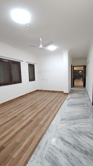 Room in 4 BHK Builder Floor at Vasant Vihar – for Rent