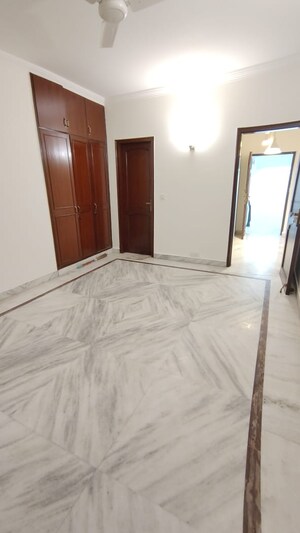 Room in 4 BHK Builder Floor at Vasant Vihar – for Rent