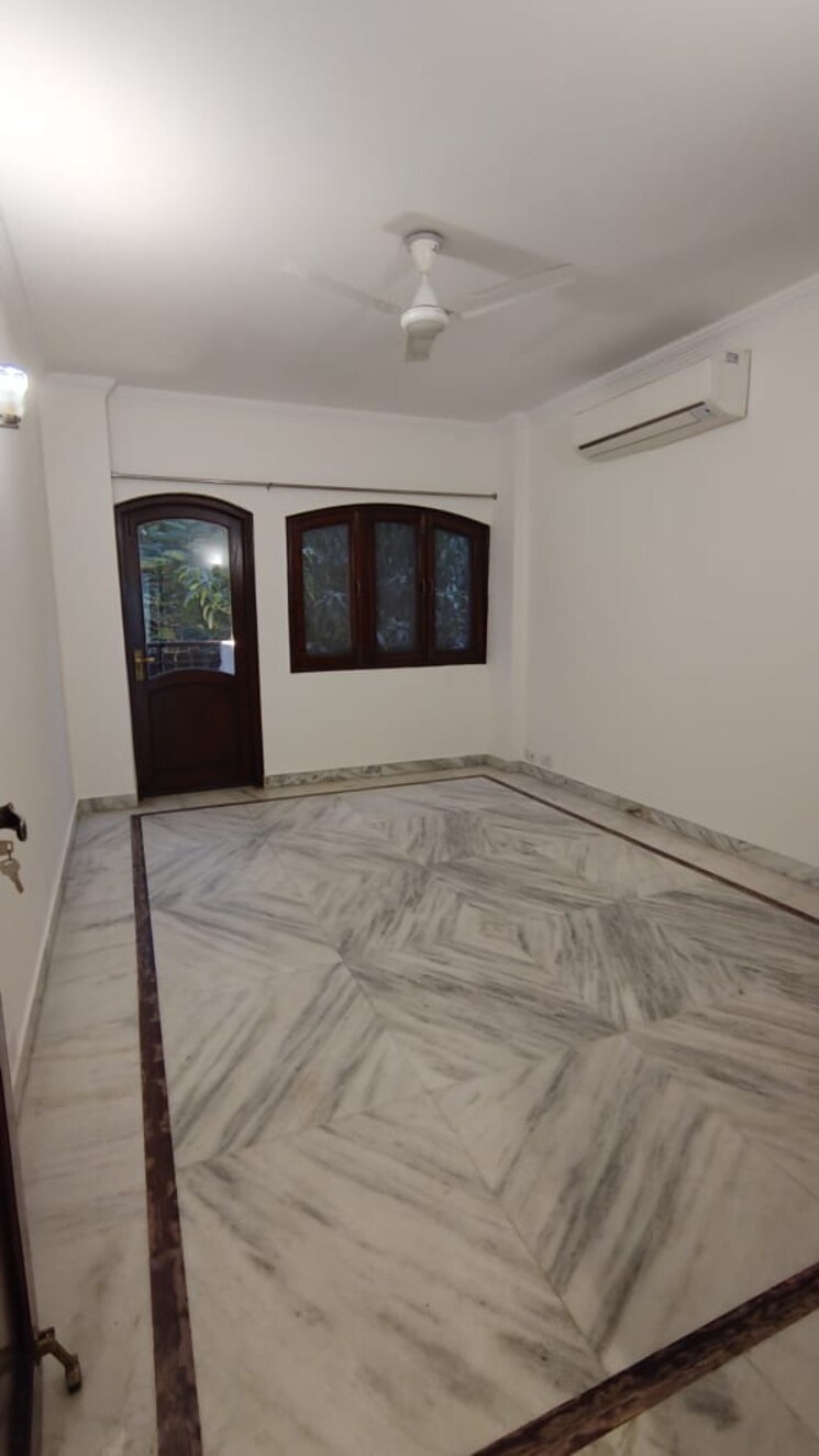 Bedroom, vasant vihar 4 Bedroom 3000 Sq.Ft. Builder Floor In Vasant Vihar Delhi 9385540