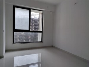 Room in 2 BHK Apartment at Sunteck Avenue 2, Goregaon West – for Rent