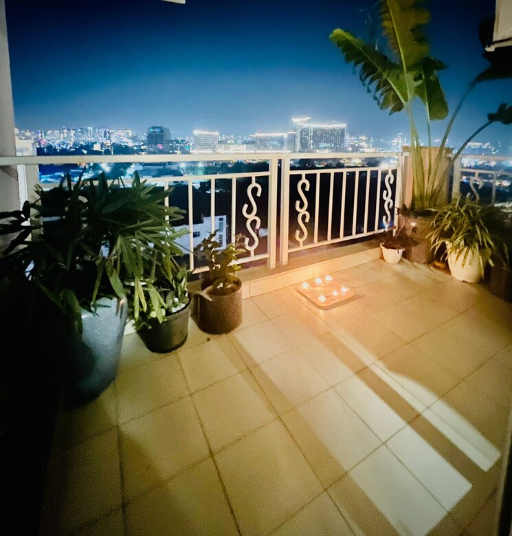 Balcony, emaar-palm-premier 3 Bedroom 2000 Sq.Ft. Apartment In Sector 77 Gurgaon 9385586