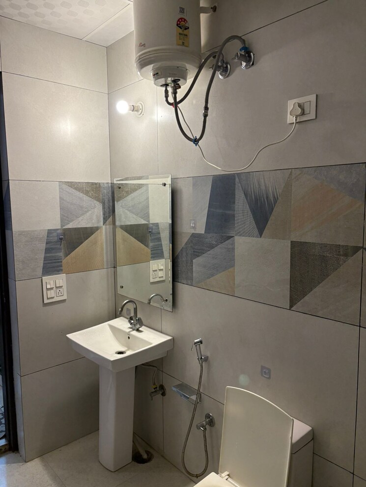 Bathroom, sector 45 1 Bedroom 743 Sq.Ft. Builder Floor In Sector 45 Gurgaon 9385595