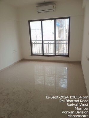 Room in 2 BHK Apartment at Dimple Avenue 641, Borivali West – for Sale