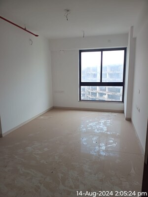 Room in 2 BHK Apartment at Sunteck City Avenue 1, Goregaon West – for Sale